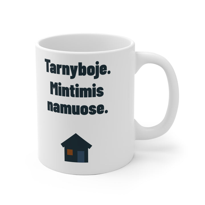 Tarnyboje. Mintimis namuose.