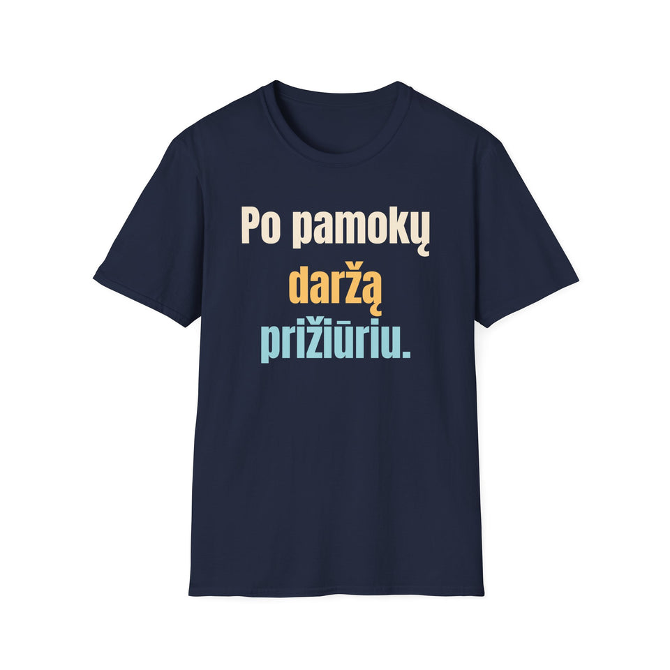 Po pamokų daržą prižiūriu.