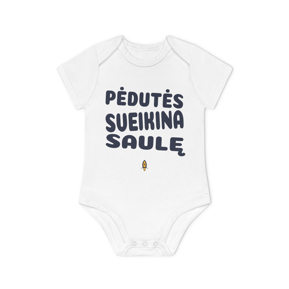 Pėdutės sveikina saulę.