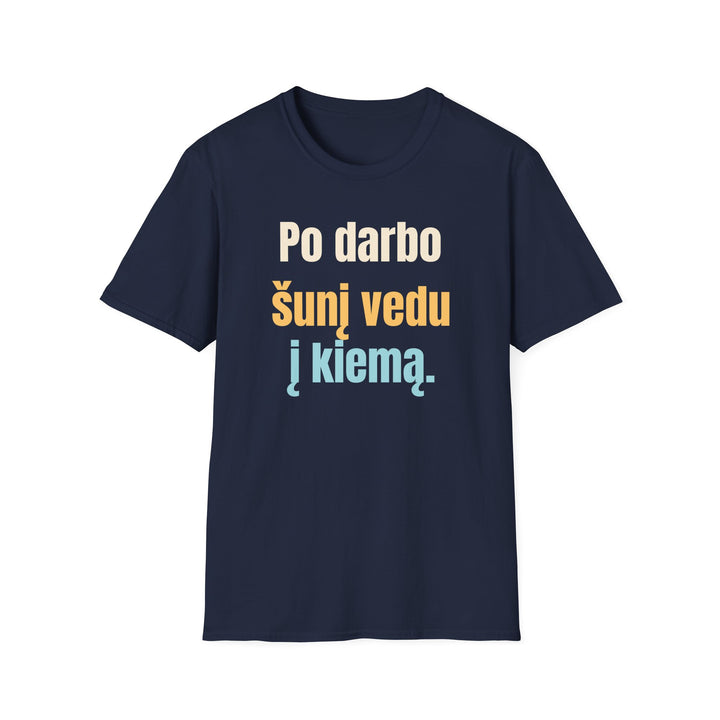 Po darbo šunį vedu į kiemą.