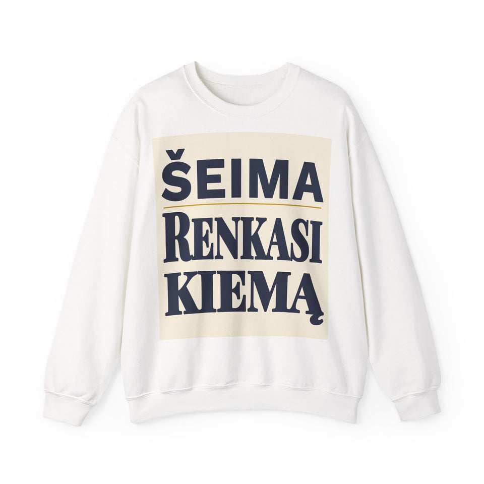 Šeima renkasi kiemą.