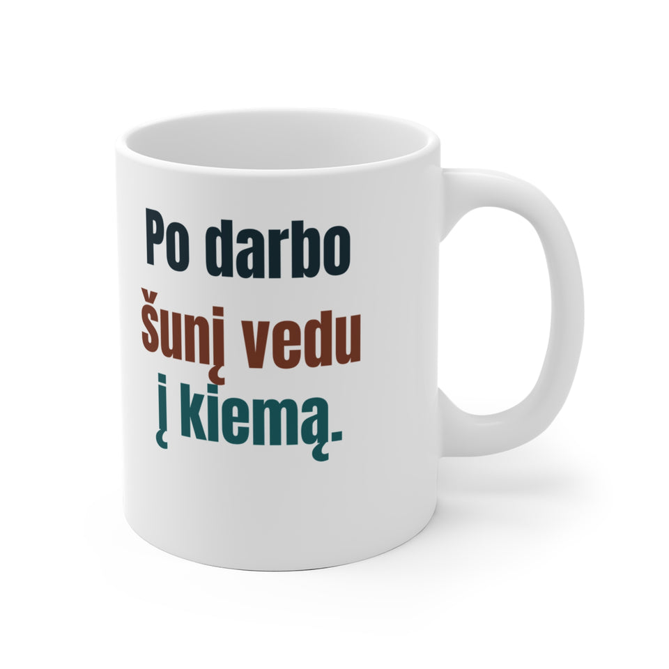 Po darbo šunį vedu į kiemą.