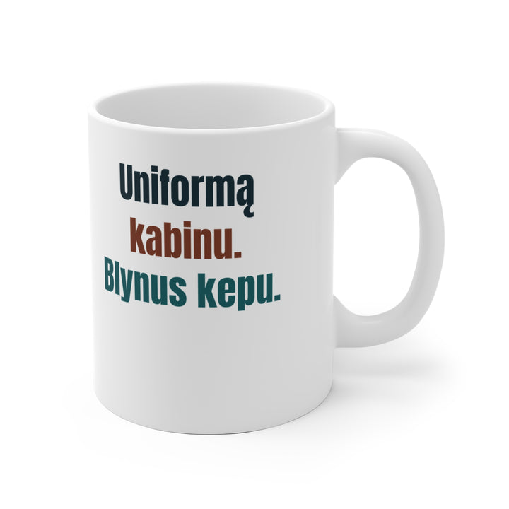 Uniformą kabinu. Blynus kepu.