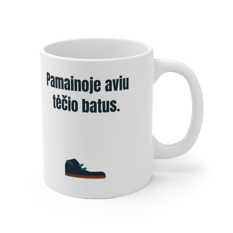 Pamainoje aviu tėčio batus.