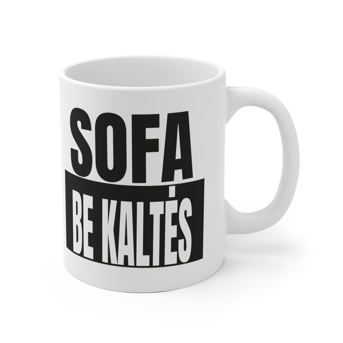 Sofa be kaltės.