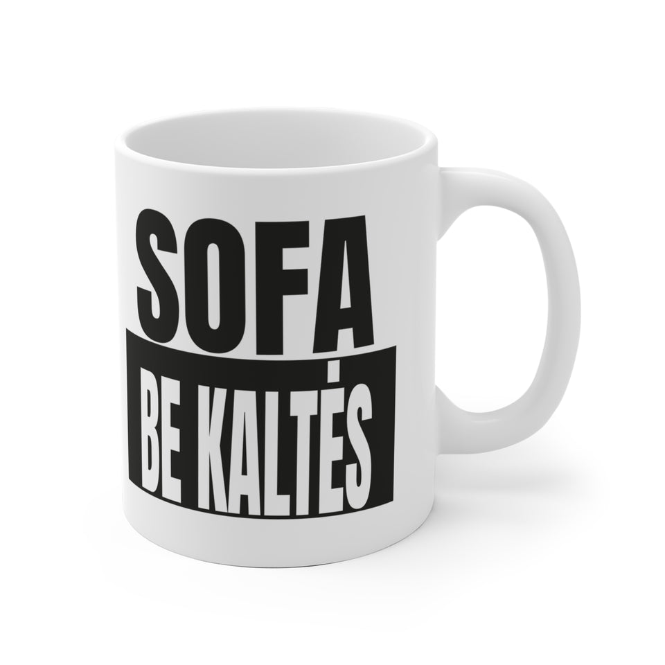 Sofa be kaltės.