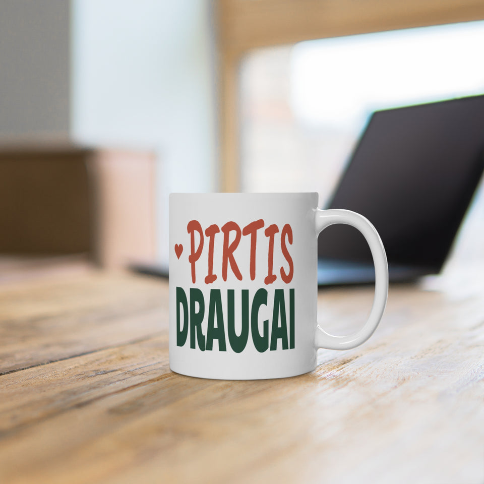 Pirtis, ežeras, draugai – puodelis ant stalo