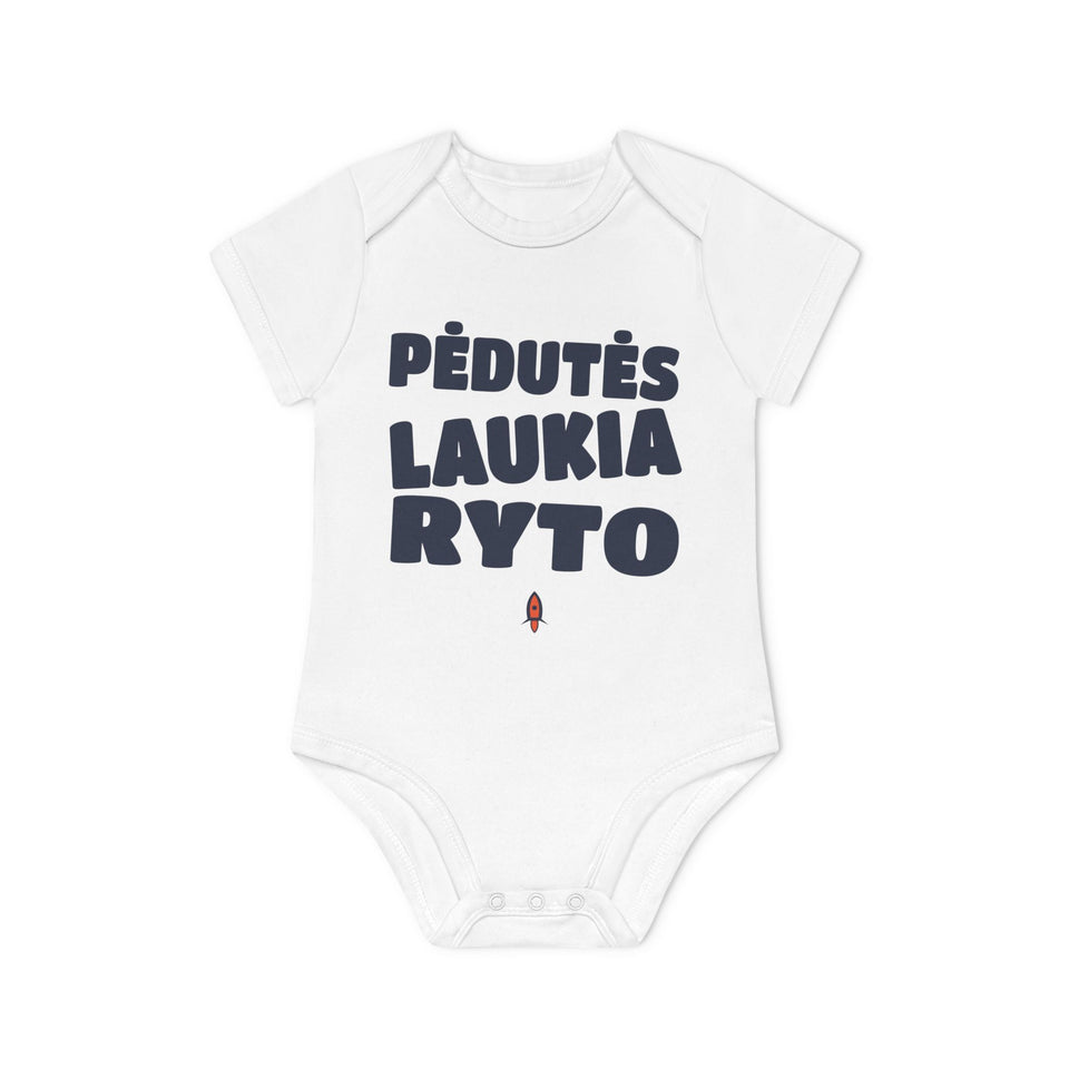 Pėdutės laukia ryto.
