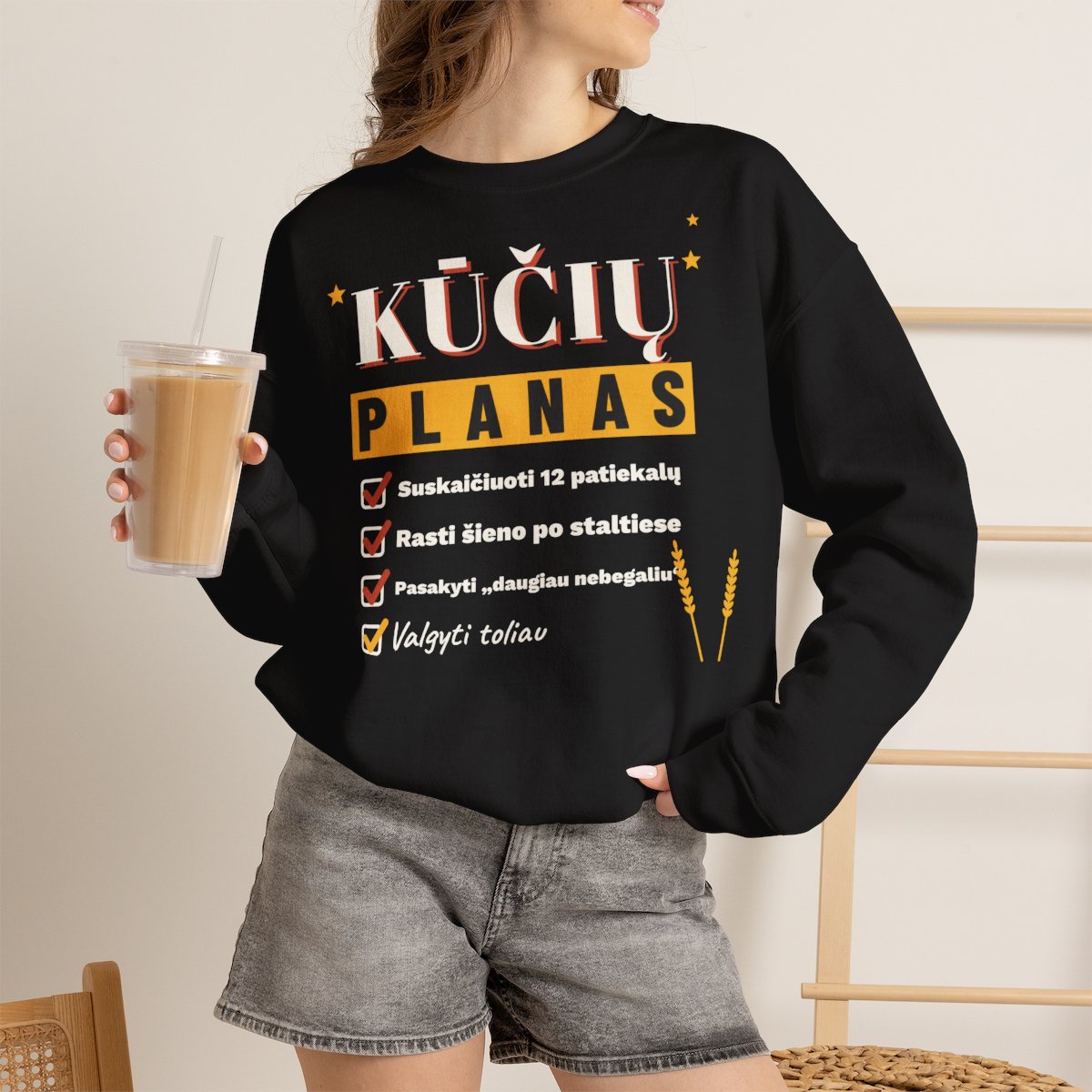 Kūčių planas – džemperis ant modelio
