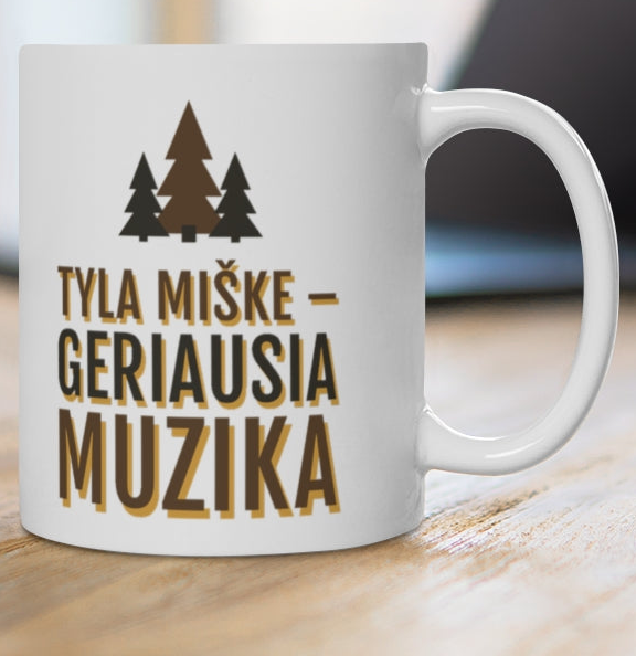 Tyla miške – geriausia muzika — puodelis, spaudos pusė iš arti