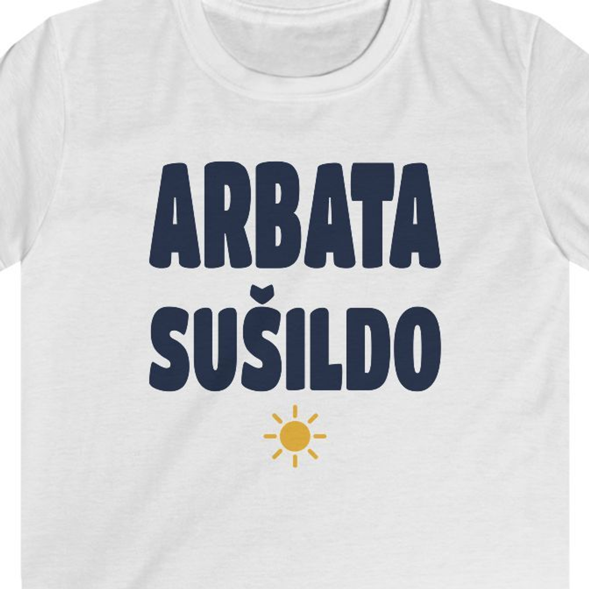 Arbata ir mamos apkabinimas – Arbata sušildo — Vaikiški marškinėliai, spaudos pusė.