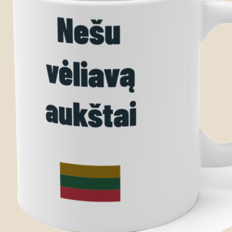 Nešu vėliavą aukštai — Puodelis, artimas spaudos vaizdas