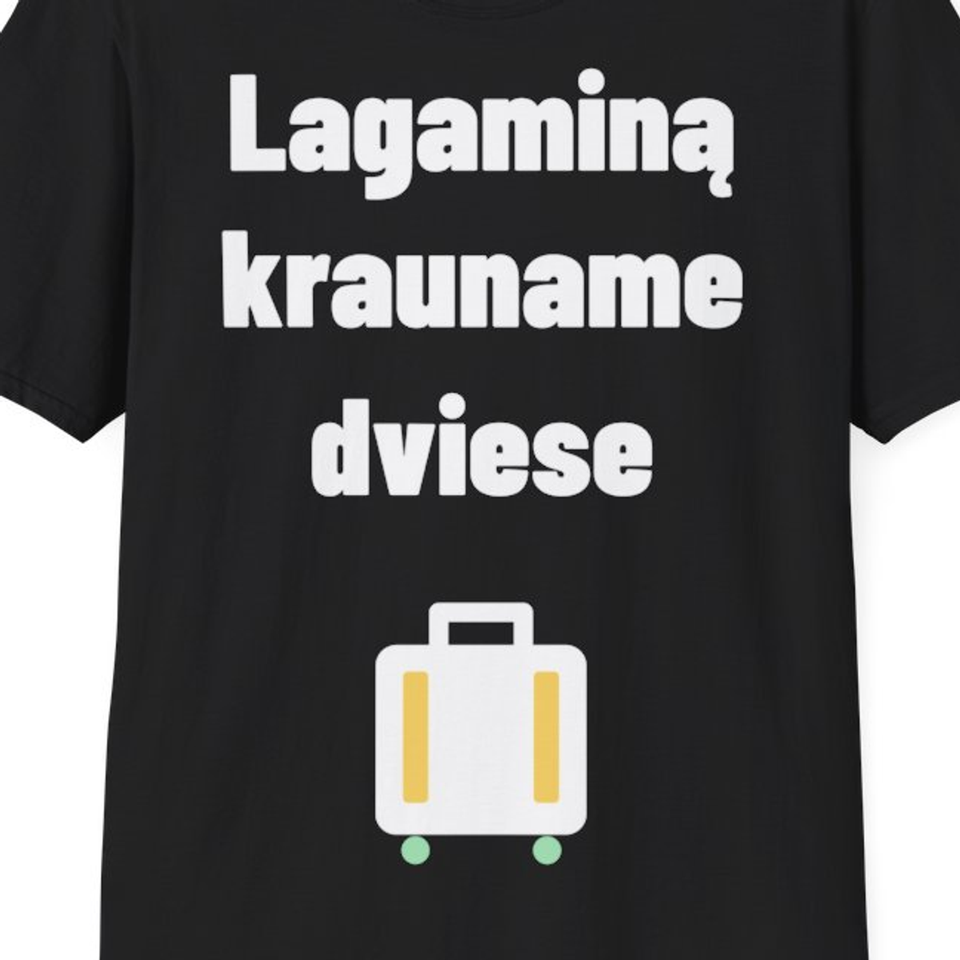 Lagaminą krauname dviese — Marškinėliai, artimas spaudos vaizdas