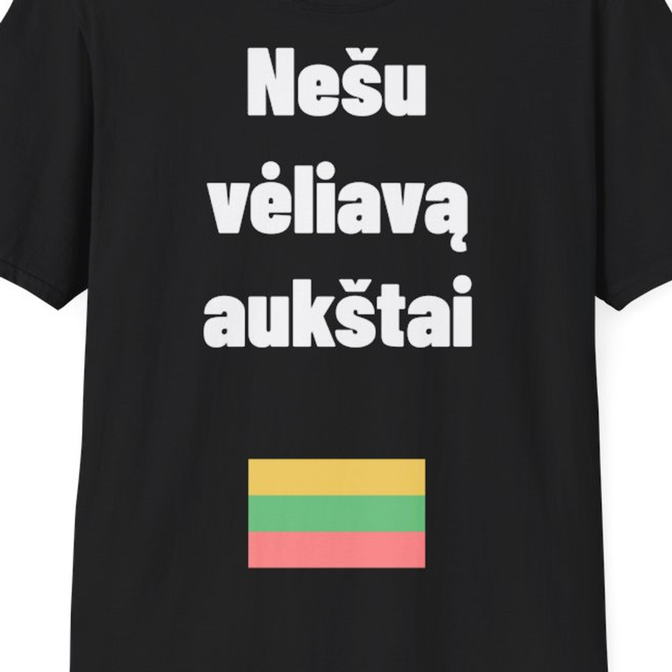 Nešu vėliavą aukštai — Marškinėliai, artimas spaudos vaizdas