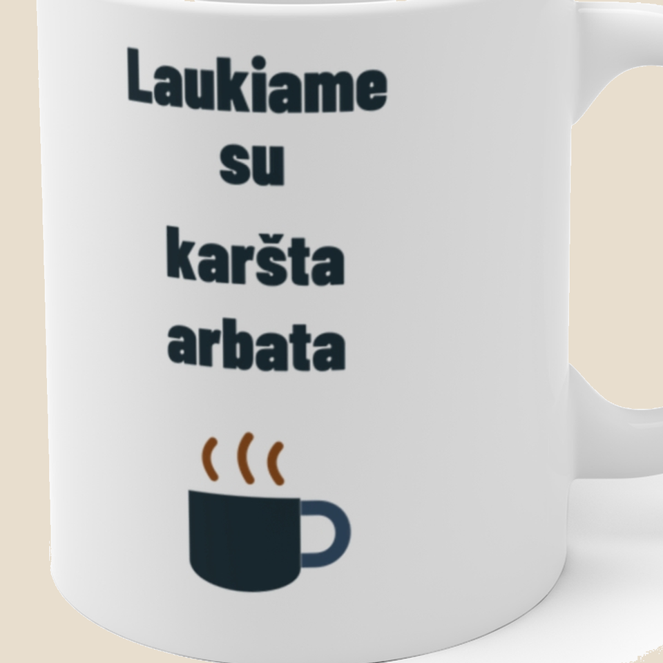 Laukiame su karšta arbata — Puodelis, artimas spaudos vaizdas