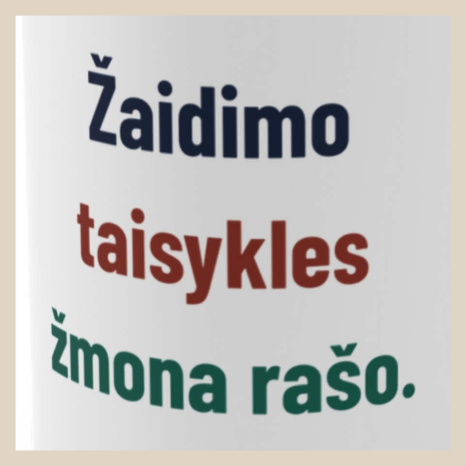 Žaidimo taisykles žmona rašo. · Puodelis · Užrašo stambus planas