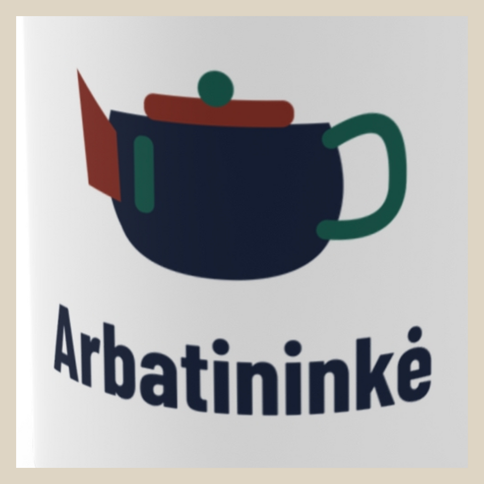 Arbatininkė · Puodelis · Užrašo stambus planas