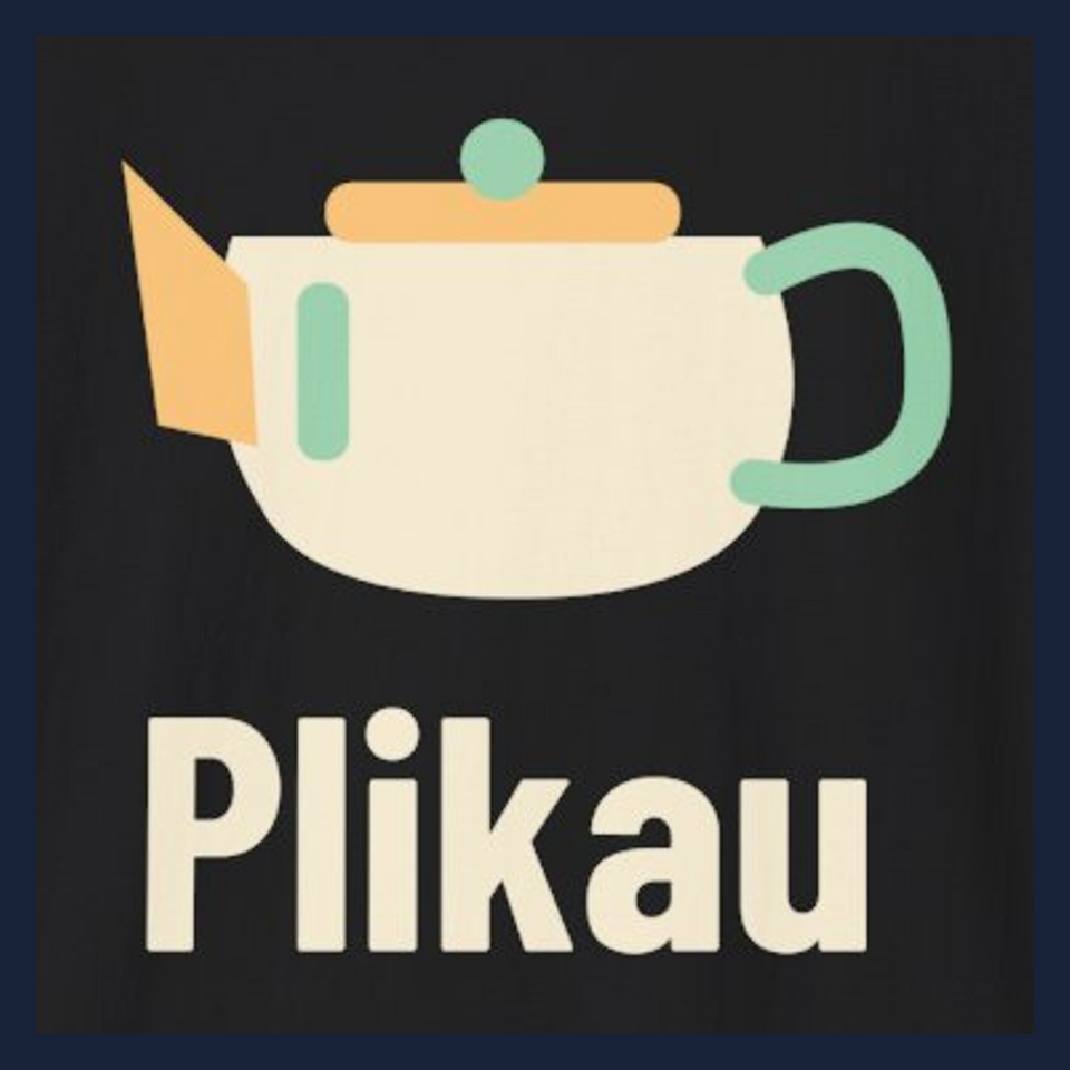 Plikau · Marškinėliai · Užrašo stambus planas
