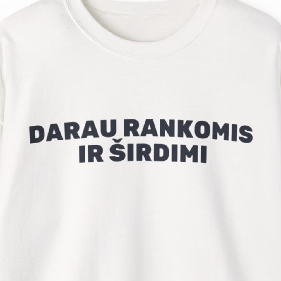 Darau rankomis ir širdimi · Džemperis