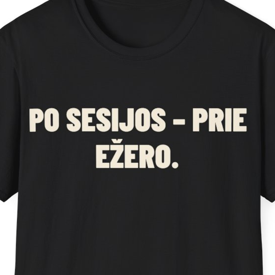 Po sesijos – prie ežero. · Marškinėliai