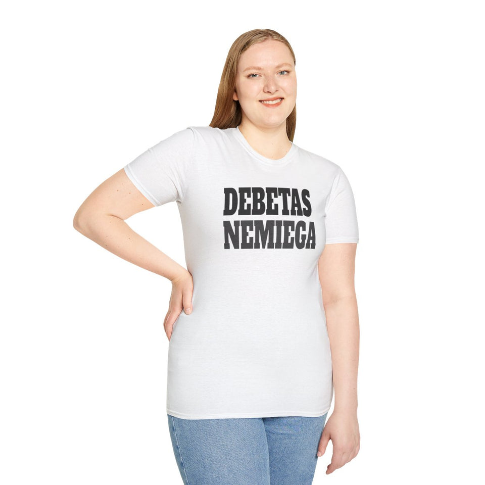 Debetas nemiega – marškinėliai, ant modelio