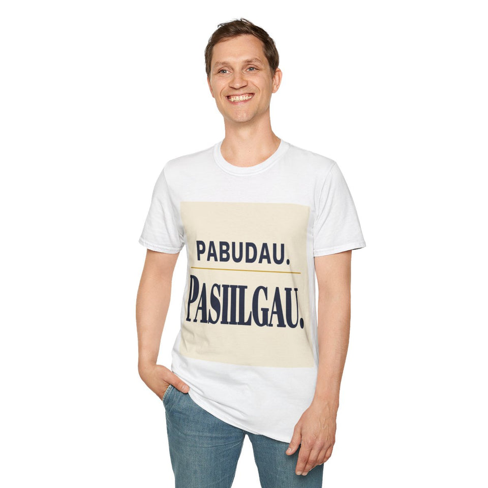Pabudau. Pasiilgau. – Pabudau. Pasiilgau – marškinėliai ant modelio