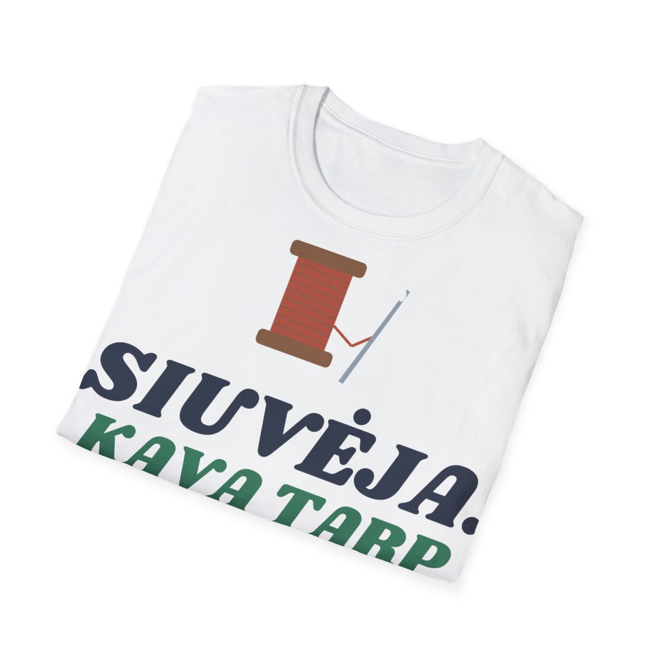 Siuvėja. Kava tarp siūlių. – marškinėliai, sulankstyti